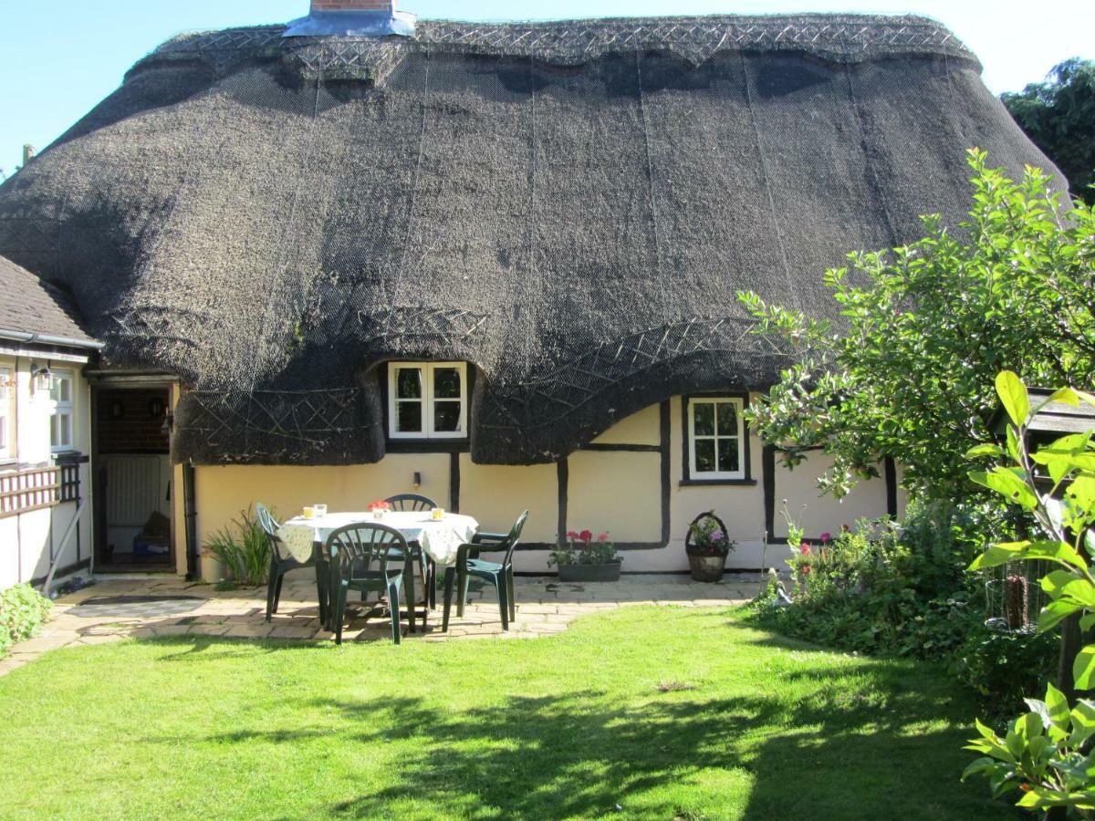 The Stable Eastleigh Exterior foto